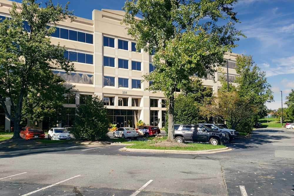 NC, Charlotte - University Executive Park office space - View 2 in Charlotte - internet, office_cleaning, breakout_areas