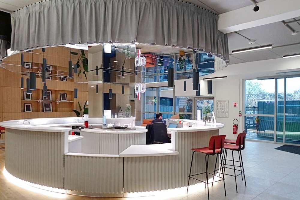 Paris, Porte D'Orléans - Photo 2 Paris, Porte D'Orléans office space - View 2 in Montrouge - internet, office_cleaning, breakout_areas