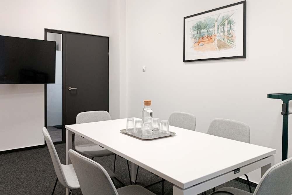 Debrecen, Lion Office - Photo 3 Debrecen, Lion Office office space - View 3 in Debrecen - internet, office_cleaning, breakout_areas