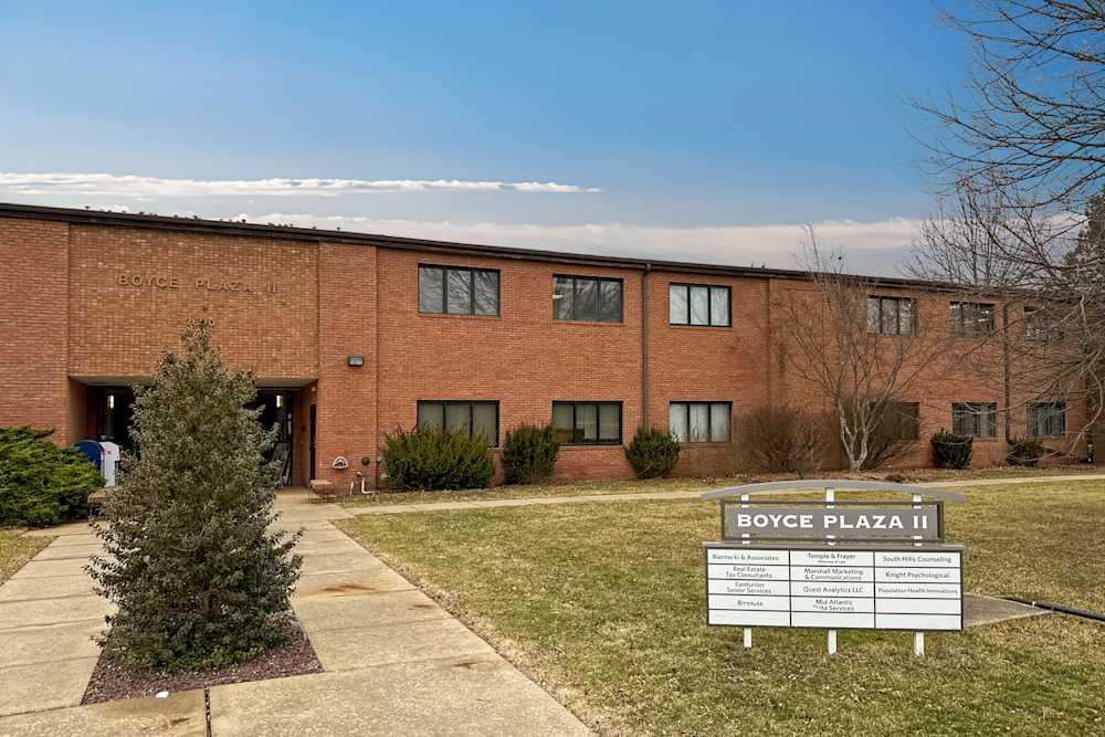 PA, Upper St. Clair - Boyce Plaza office space - View 2 in Pittsburgh - internet, office_cleaning, breakout_areas