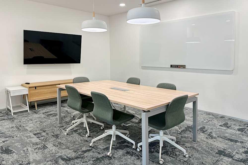 Bangkok, Central Tower office space - View 3 in Pathum Wan - internet, office_cleaning, breakout_areas