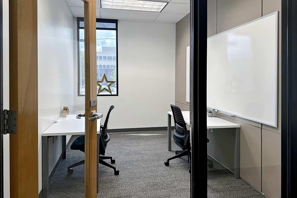 TN, Nashville - 1 Music Circle office space - View 4 in Nashville - internet, office_cleaning, breakout_areas