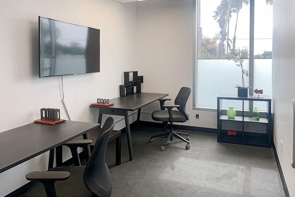 CA, Los Angeles - Sunset Blvd office space - View 4 in Los Angeles - internet, office_cleaning, breakout_areas
