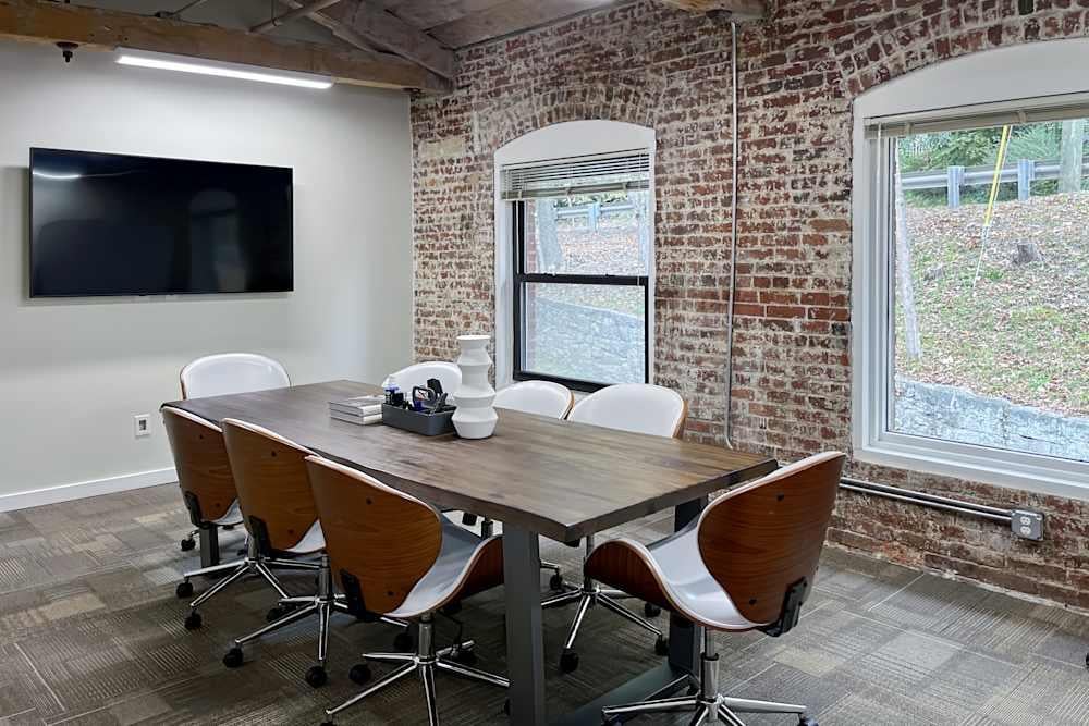 CT, Newtown - Glen Road - Photo 4 CT, Newtown - Glen Road office space - View 4 in Newtown - internet, office_cleaning, breakout_areas