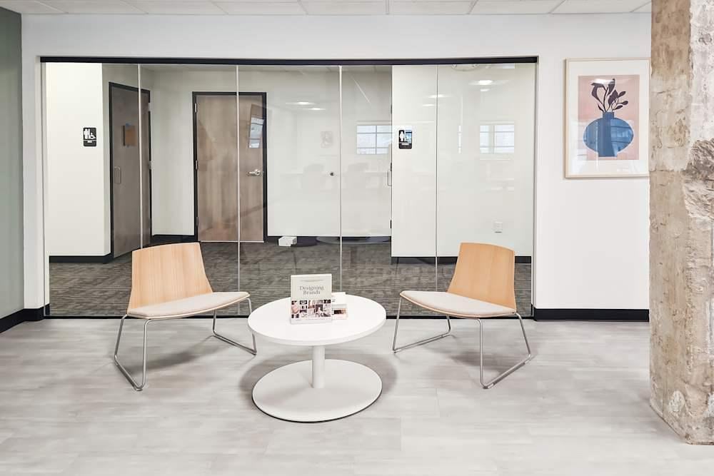 WI, Green Bay - Broadway office space - View 3 in Green Bay - internet, office_cleaning, breakout_areas