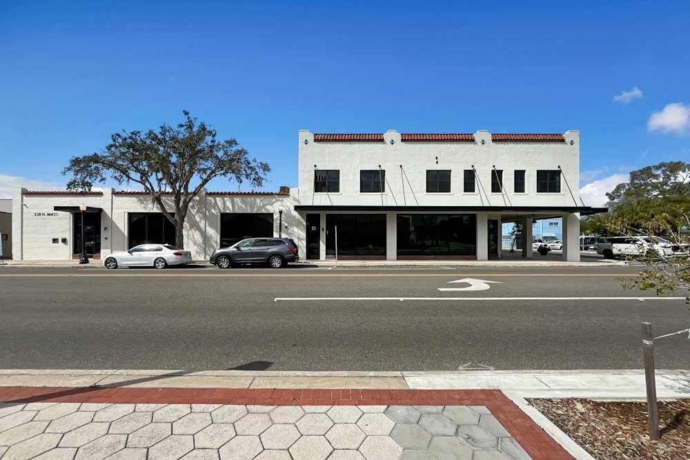 FL, Lakeland - Massachusetts Ave office space - View 4 in Lakeland - internet, office_cleaning, breakout_areas