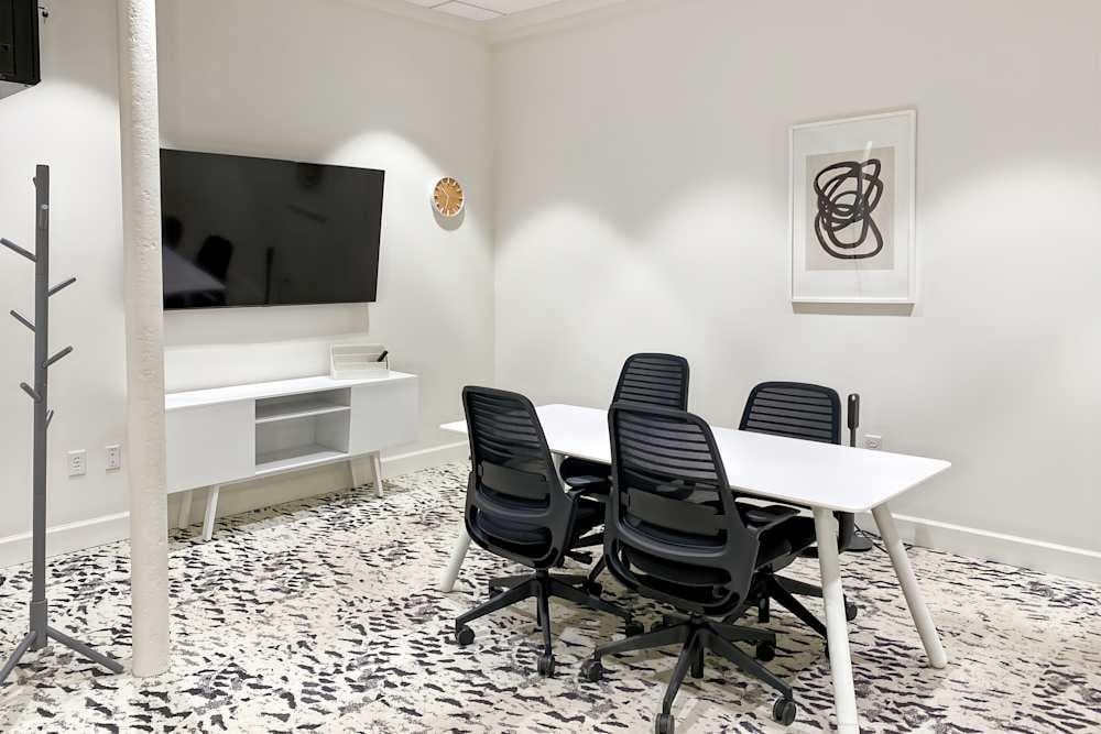 FL, Lakeland - Massachusetts Ave office space - View 6 in Lakeland - internet, office_cleaning, breakout_areas