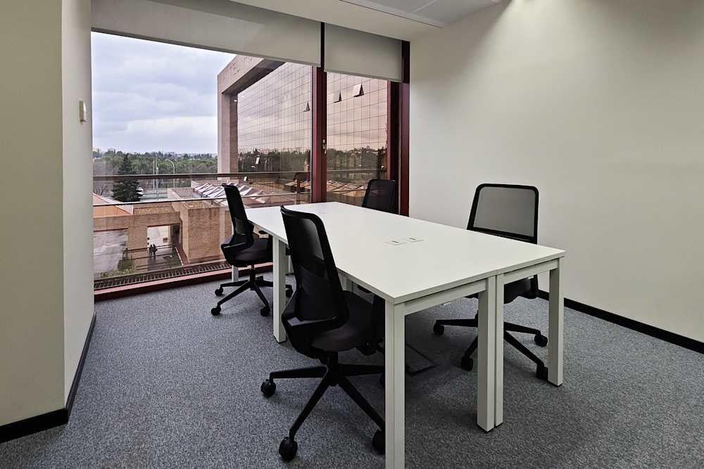 Madrid, Regus Luca De Tena office space - View 6 in Madrid - internet, office_cleaning, breakout_areas