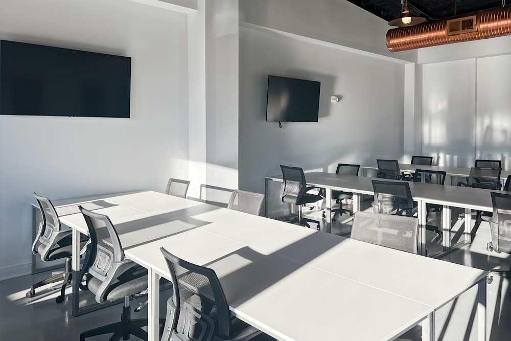 LA, Harahan - Hickory Ave office space - View 2 in Harahan - internet, office_cleaning, breakout_areas