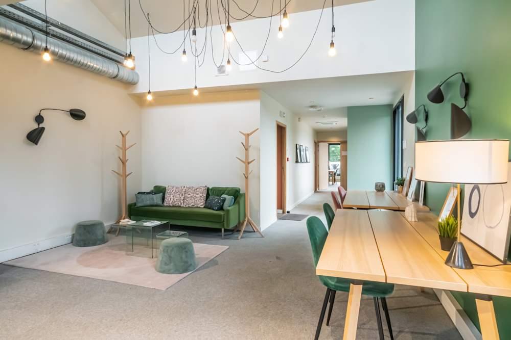 Vernon, Cosywork - Photo 4 Vernon, Cosywork office space - View 4 in Vernon - internet, office_cleaning, breakout_areas