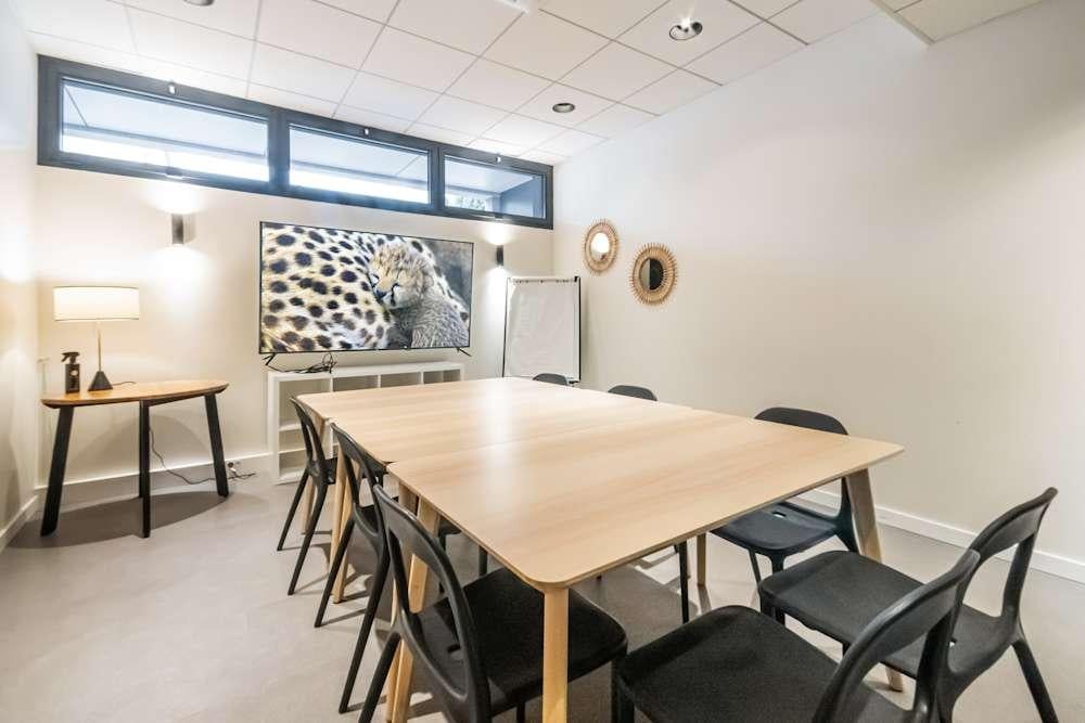 Vernon, Cosywork - Photo 5 Vernon, Cosywork office space - View 5 in Vernon - internet, office_cleaning, breakout_areas