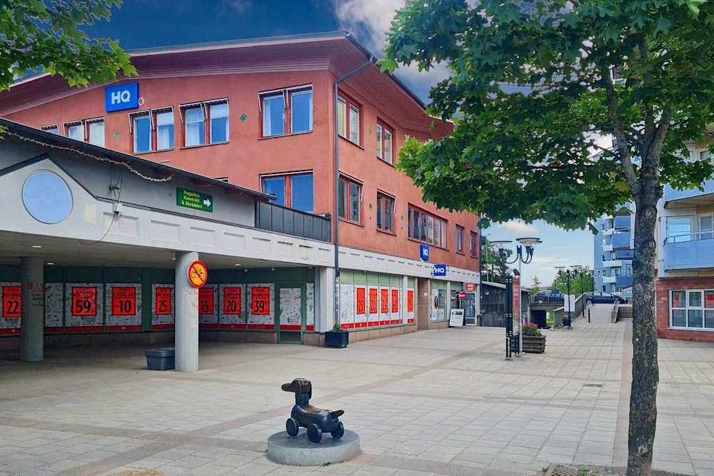 Stockholm, Hagsätra Torg - Photo 3 Stockholm, Hagsätra Torg office space - View 3 in Enskede-Årsta-Vantör - internet, office_cleaning, breakout_areas