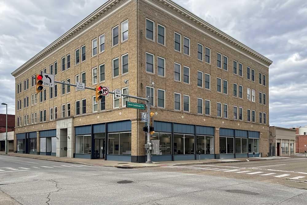 WV, Charleston - Quarrier St office space - View 5 in Charleston - internet, office_cleaning, breakout_areas