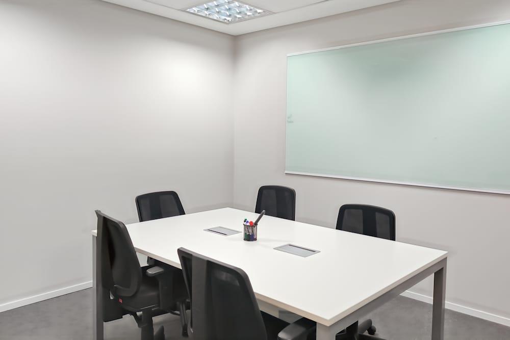 BRA, Sao Paulo - Chacara Santo Antonio office space - View 5 in Jardim Caravelas - internet, office_cleaning, breakout_areas