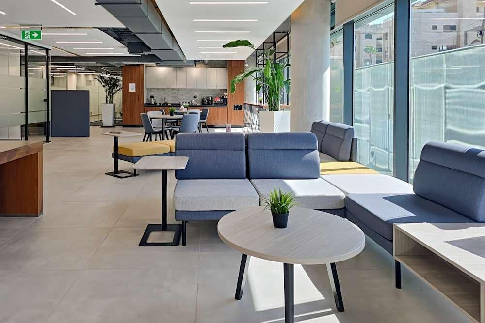 Amman, Ibrahimiyah Plaza - Photo 5 Amman, Ibrahimiyah Plaza office space - View 5 in Amman - internet, office_cleaning, breakout_areas