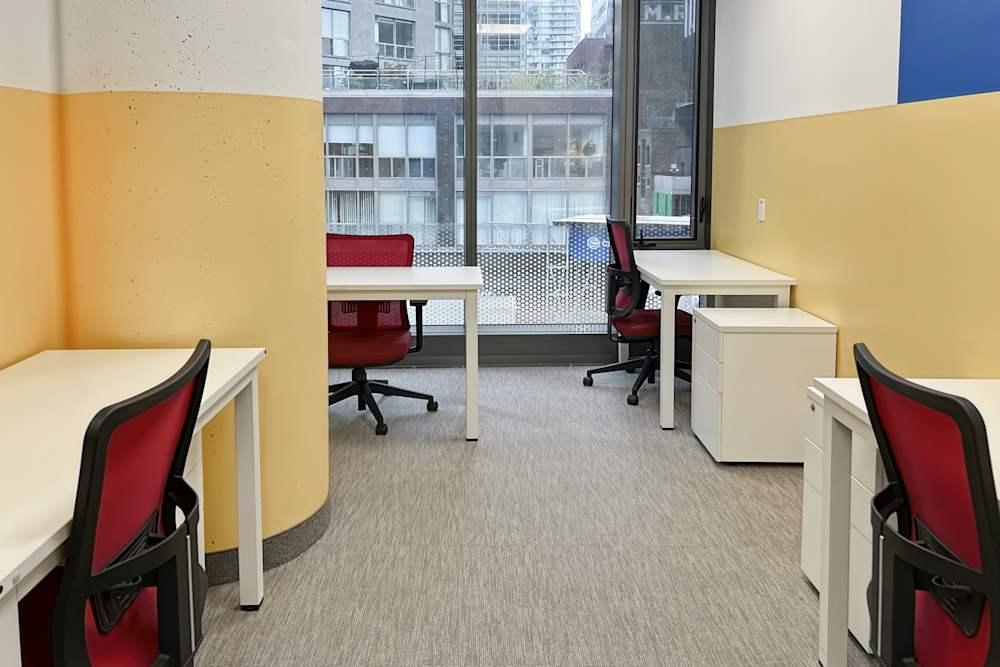 15 Wellesley St W office space - View 6 in Toronto - internet, office_cleaning, breakout_areas