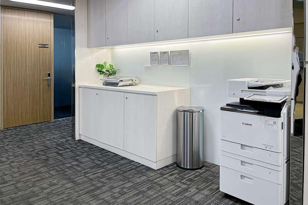 Hong Kong, Lee Garden One office space - View 2 in Hong Kong Island - internet, office_cleaning, breakout_areas