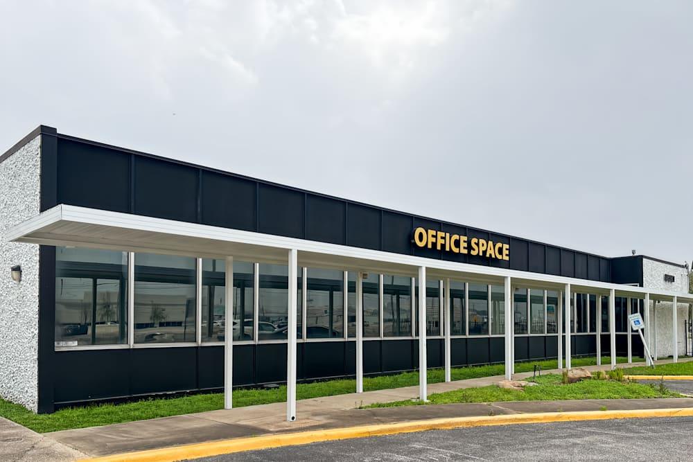 TX, Houston - Sam Houston Pkwy - Office space in Houston, Texas