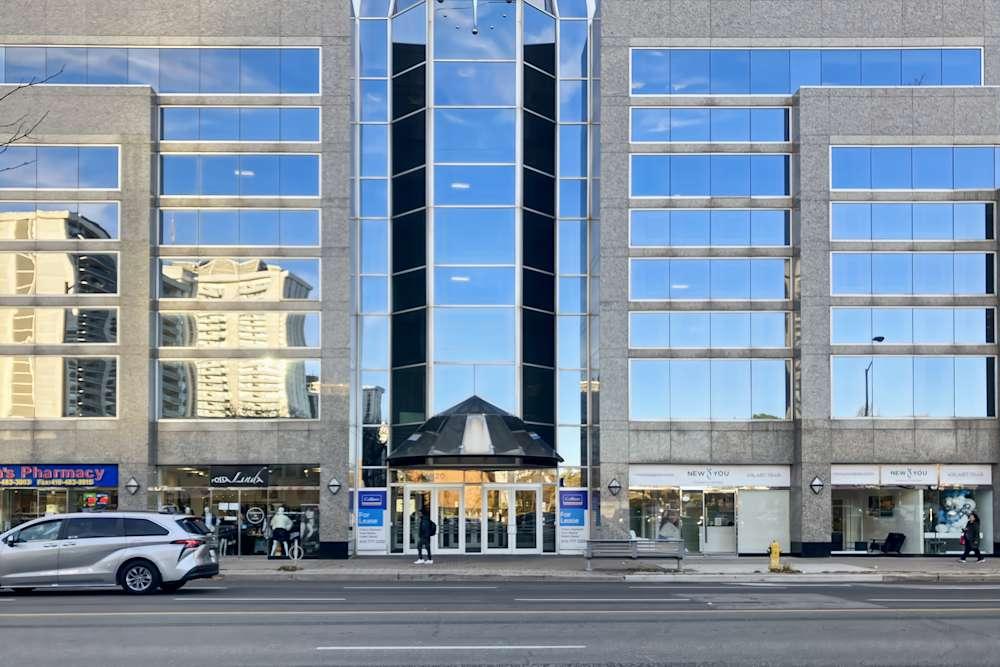 ON, Toronto - Davisville Centre office space - View 4 in Toronto - internet, office_cleaning, breakout_areas