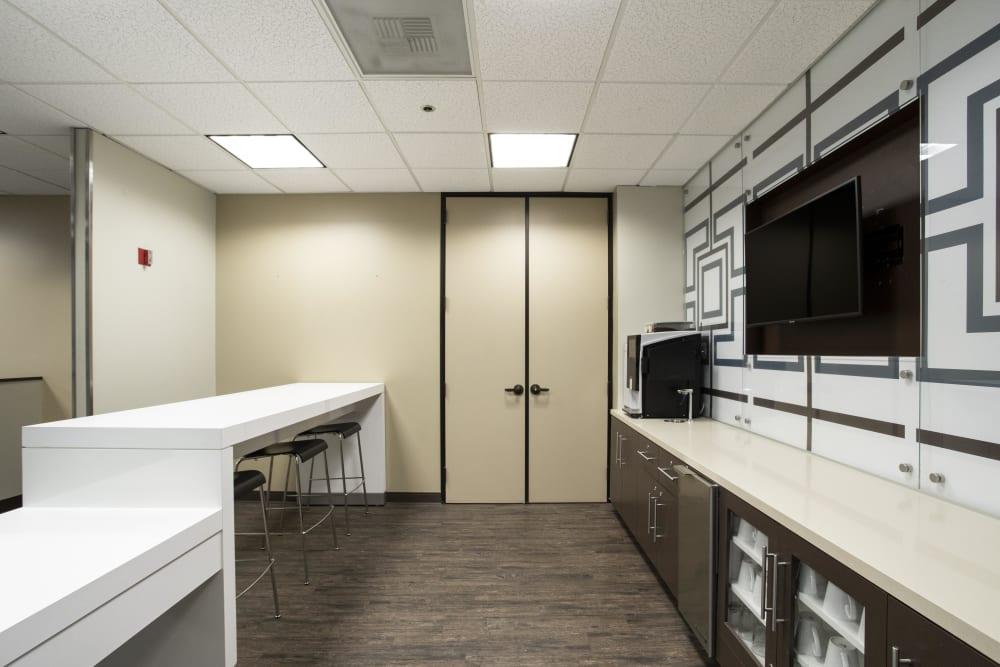 CA, Rolling Hills Estates - Twin Towers office space - View 2 in Rolling Hills Estates - internet, office_cleaning, breakout_areas