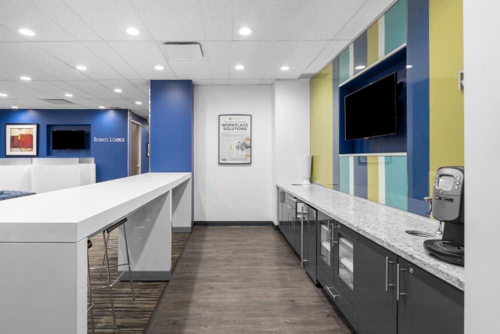 2 Bloor Street West - Photo 5 2 Bloor Street West office space - View 5 in Toronto - internet, office_cleaning, breakout_areas