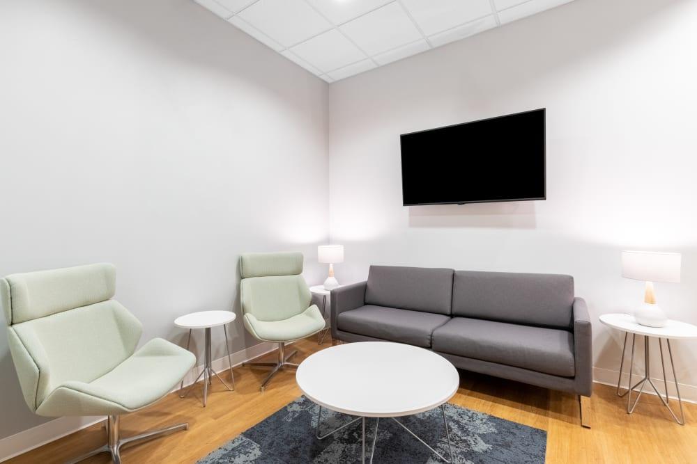 IA, Des Moines - West Glen Town Centre office space - View 3 in West Des Moines - internet, office_cleaning, breakout_areas