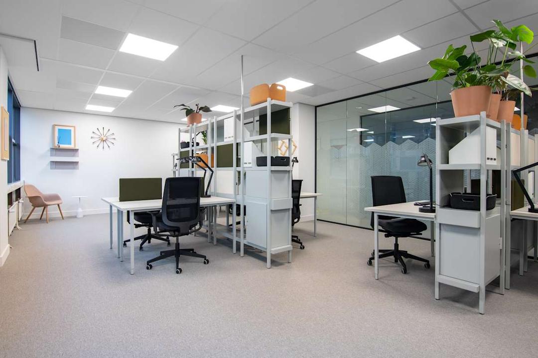 Schimmelt South Building - Photo 4 Schimmelt South Building office space - View 4 - TwentyFourHourAccess, meeting_rooms, parking