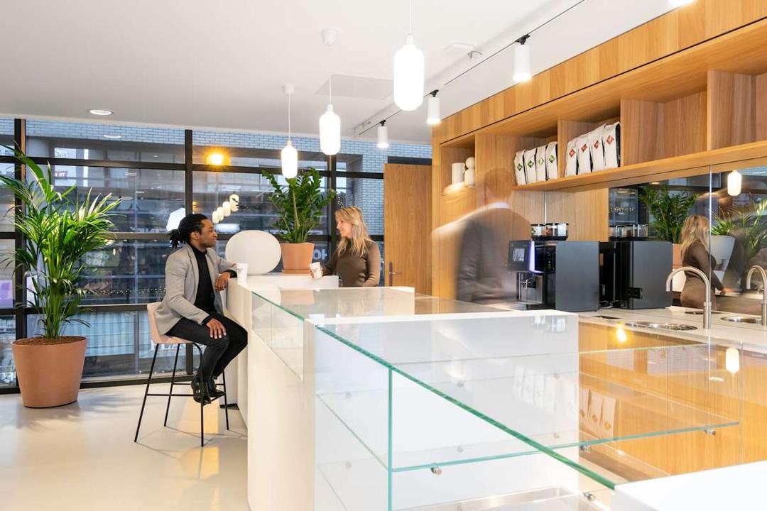 Schimmelt South Building - Photo 6 Schimmelt South Building office space - View 6 - TwentyFourHourAccess, meeting_rooms, parking