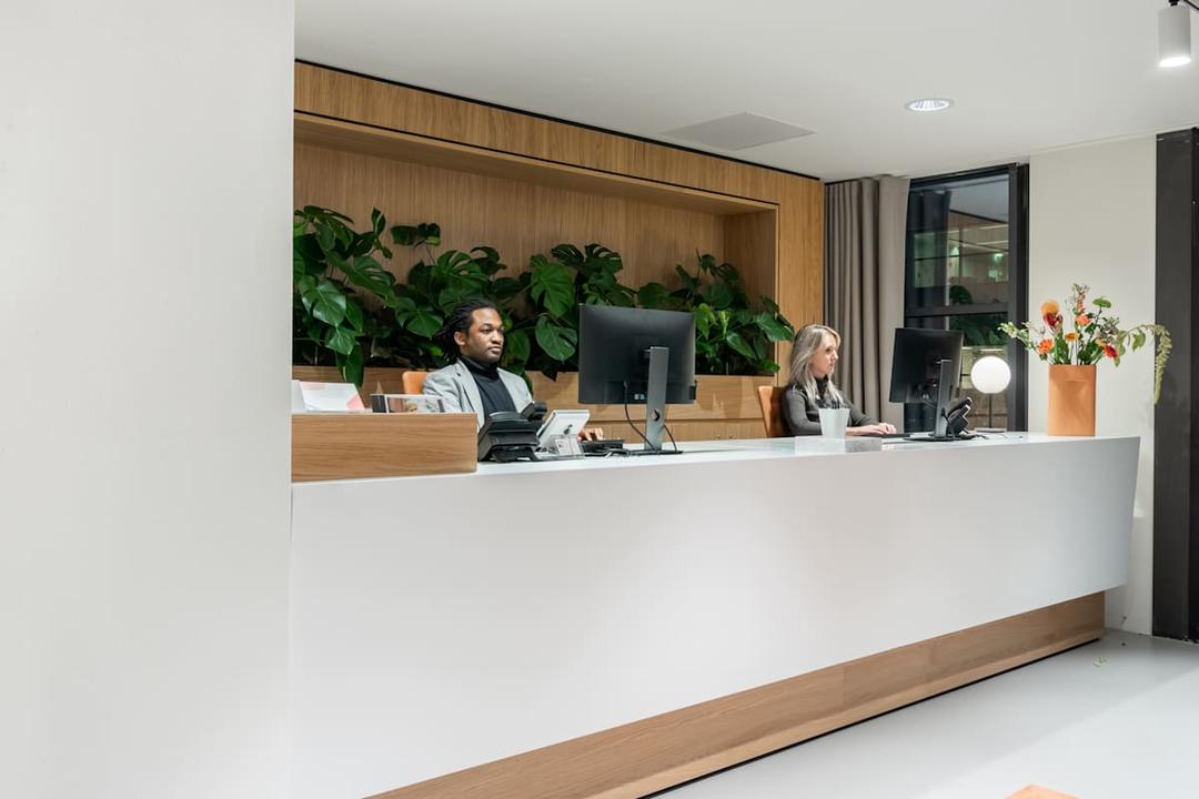 Schimmelt South Building - Photo 2 Schimmelt South Building office space - View 2 - TwentyFourHourAccess, meeting_rooms, parking