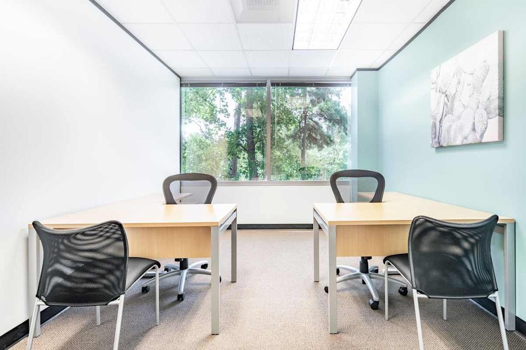 2002 Timberloch Place office space - View 4 in The Woodlands - TwentyFourHourAccess, meeting_rooms, parking
