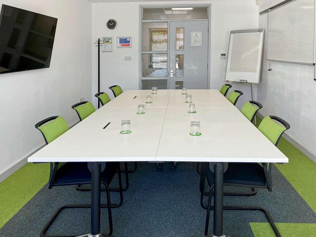 Metcalf Way - Photo 3 Metcalf Way office space - View 3 in Crawley - TwentyFourHourAccess, meeting_rooms, parking