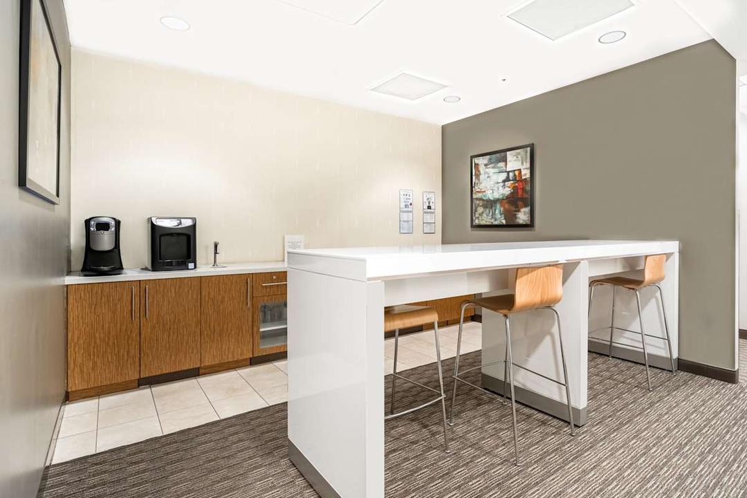 505 Montgomery Street - Photo 5 505 Montgomery Street office space - View 5 in San Francisco - TwentyFourHourAccess, meeting_rooms, parking