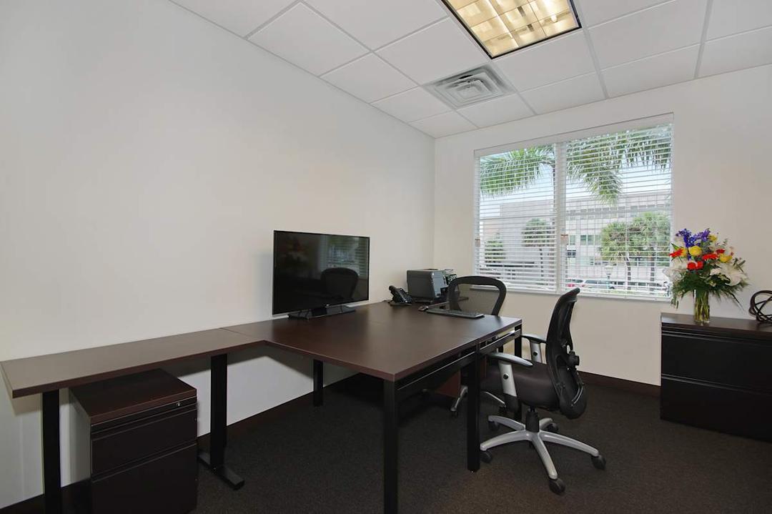 130 South Indian River Drive office space - View 3 in Fort Pierce - TwentyFourHourAccess, meeting_rooms, parking