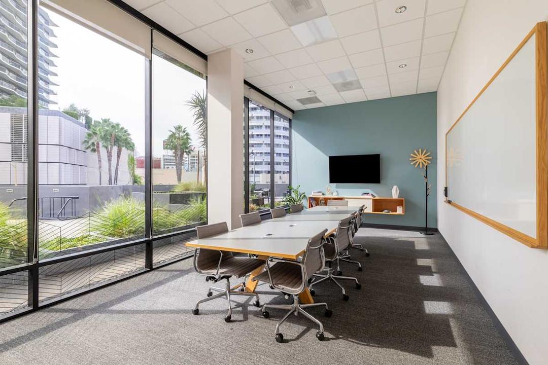 Hollywood Entertainment & Production Center - Photo 3 Hollywood Entertainment & Production Center office space - View 3 in Los Angeles - TwentyFourHourAccess, meeting_rooms, parking