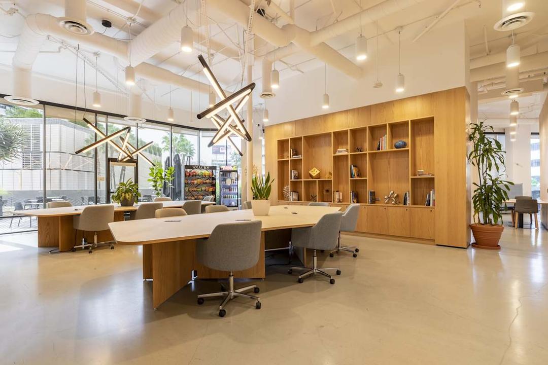 Hollywood Entertainment & Production Center - Photo 4 Hollywood Entertainment & Production Center office space - View 4 in Los Angeles - TwentyFourHourAccess, meeting_rooms, parking