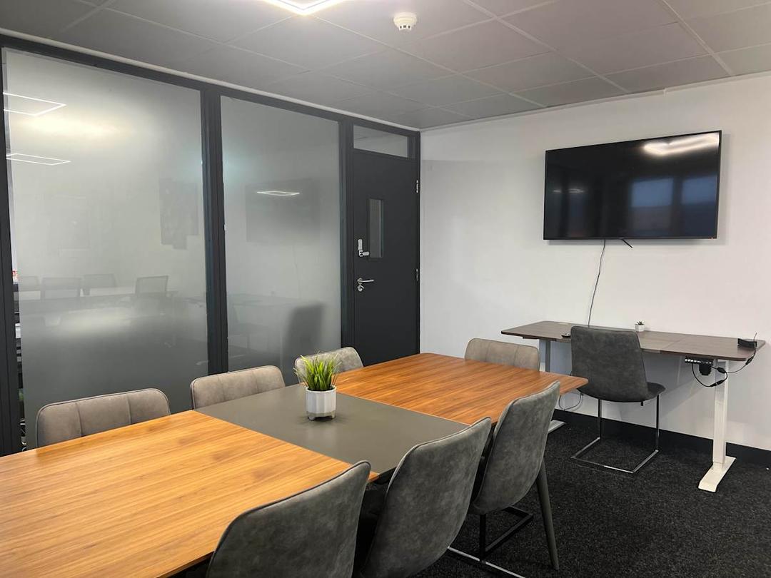 Radley House office space - View 3 in Leeds - TwentyFourHourAccess, meeting_rooms, parking