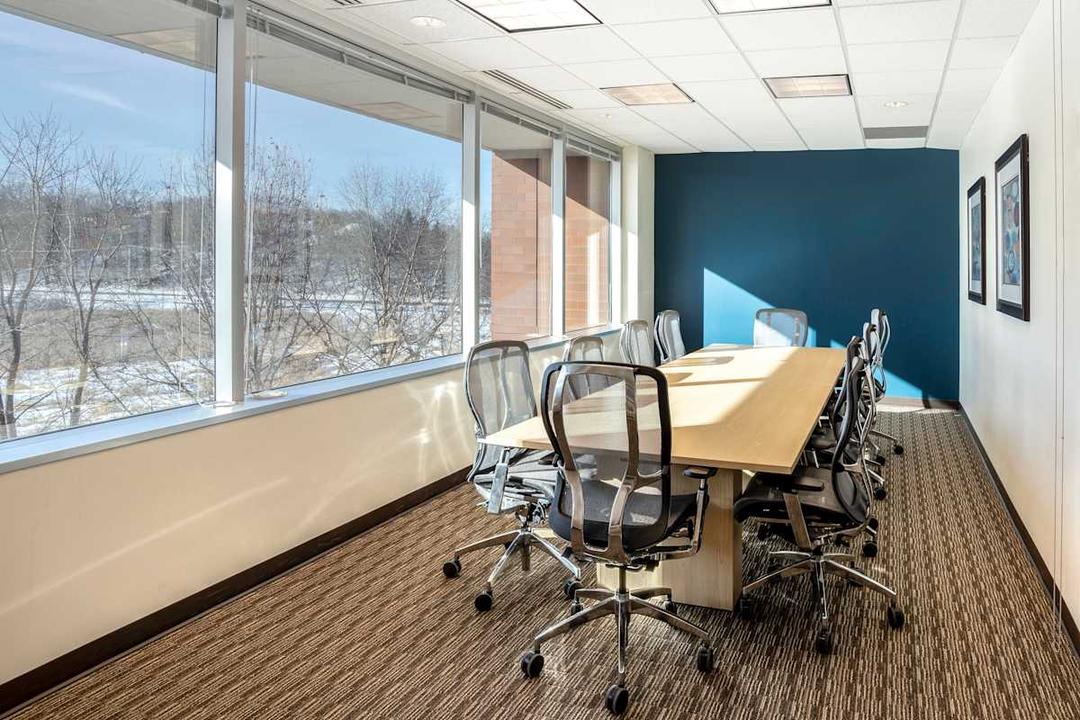 Crosstown Corporate office space - View 3 in Eden Prairie - TwentyFourHourAccess, meeting_rooms, parking