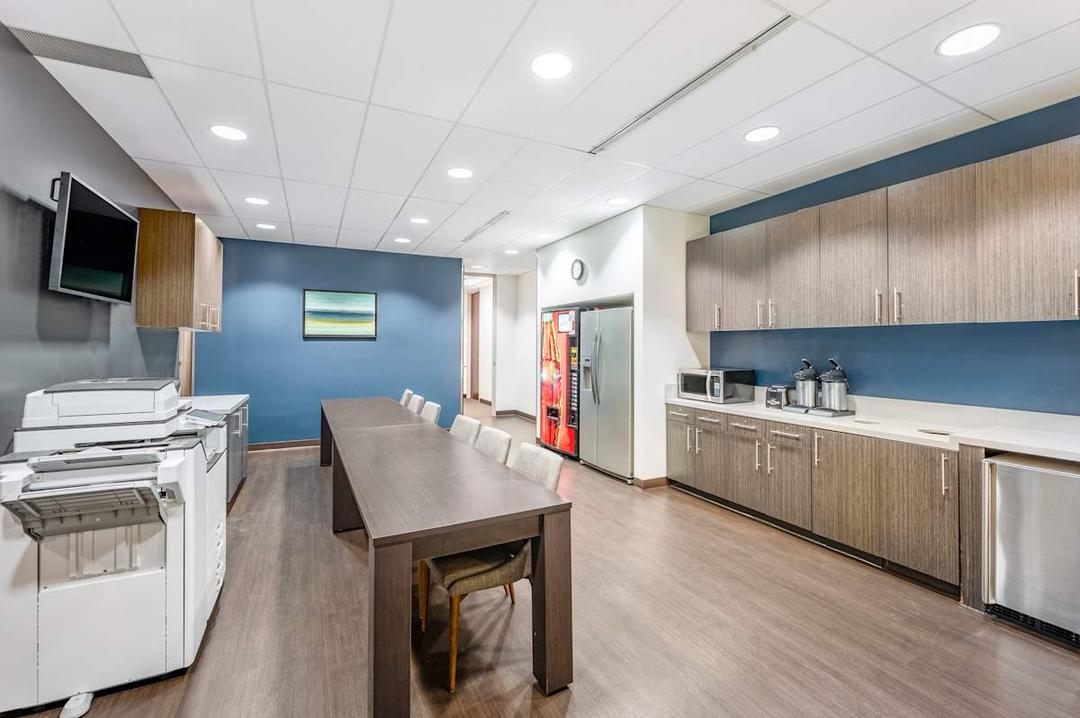 Carlson Center - Photo 6 Carlson Center office space - View 6 in Minnetonka - TwentyFourHourAccess, meeting_rooms, parking