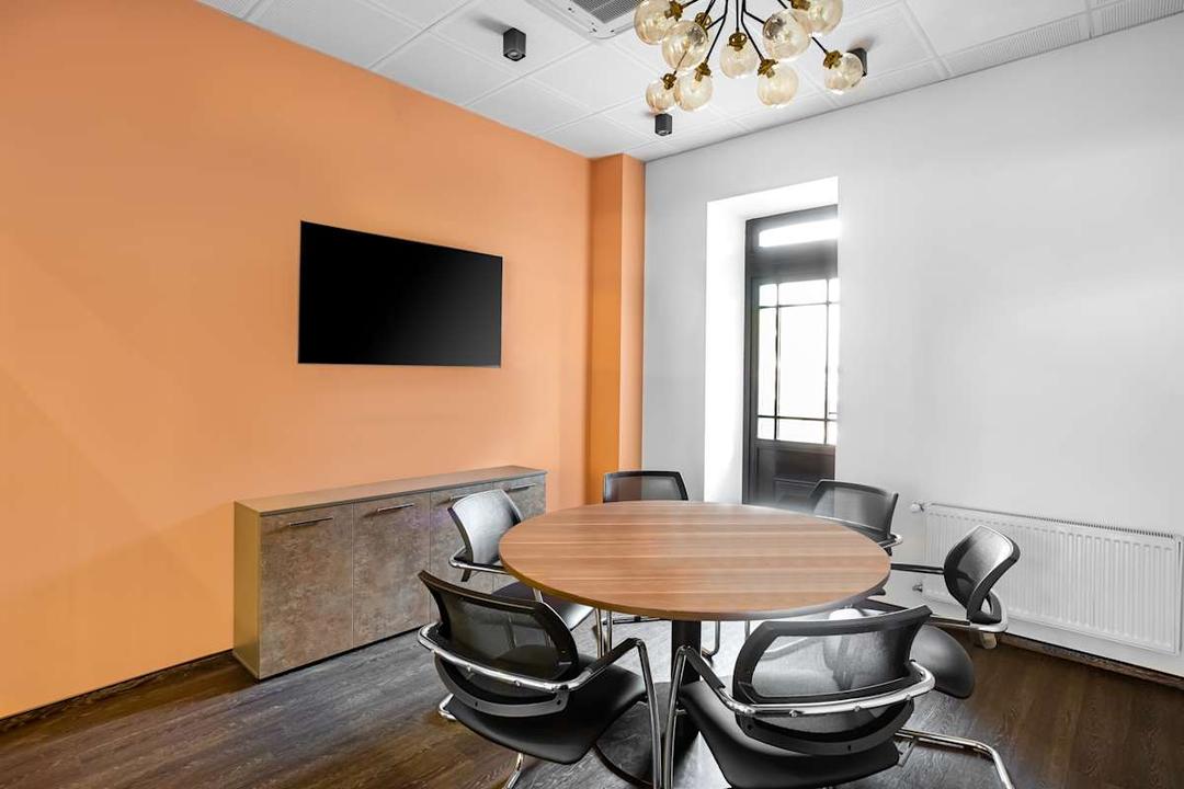 Podil Heritage Centre office space - View 3 in Kyiv - TwentyFourHourAccess, meeting_rooms, parking