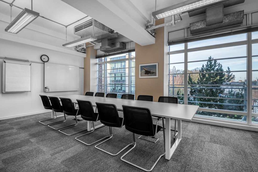 The Hub Farnborough Business Park - Photo 3 The Hub Farnborough Business Park office space - View 3 in Farnborough - TwentyFourHourAccess, meeting_rooms, parking