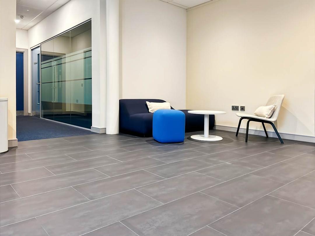 Weavers Court - Photo 5 Weavers Court office space - View 5 in Belfast - TwentyFourHourAccess, meeting_rooms, parking