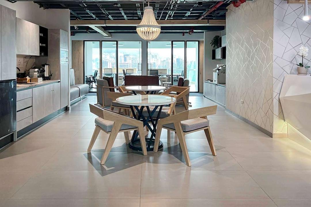 Av Eloy Alfaro - Photo 6 Av Eloy Alfaro office space - View 6 in Quito - TwentyFourHourAccess, meeting_rooms, parking