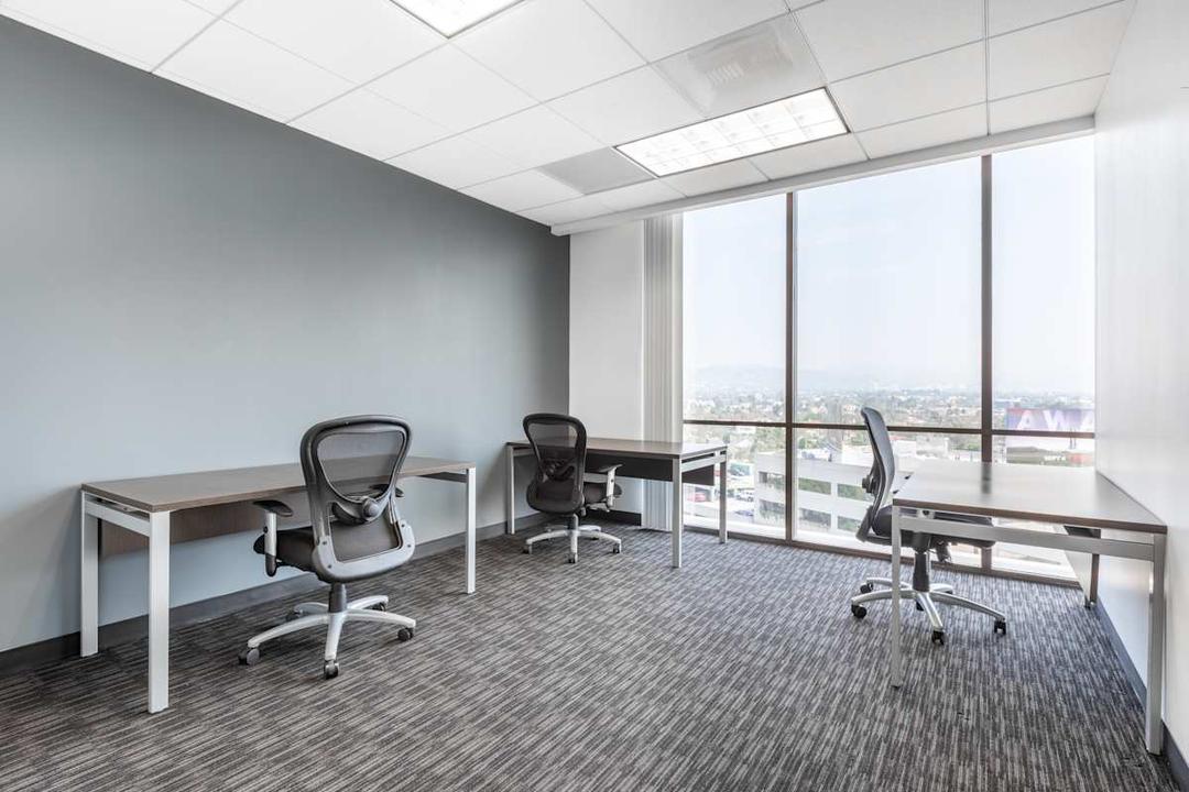 8383 Wilshire Boulevard - Photo 4 8383 Wilshire Boulevard office space - View 4 in Beverly Hills - TwentyFourHourAccess, meeting_rooms, parking