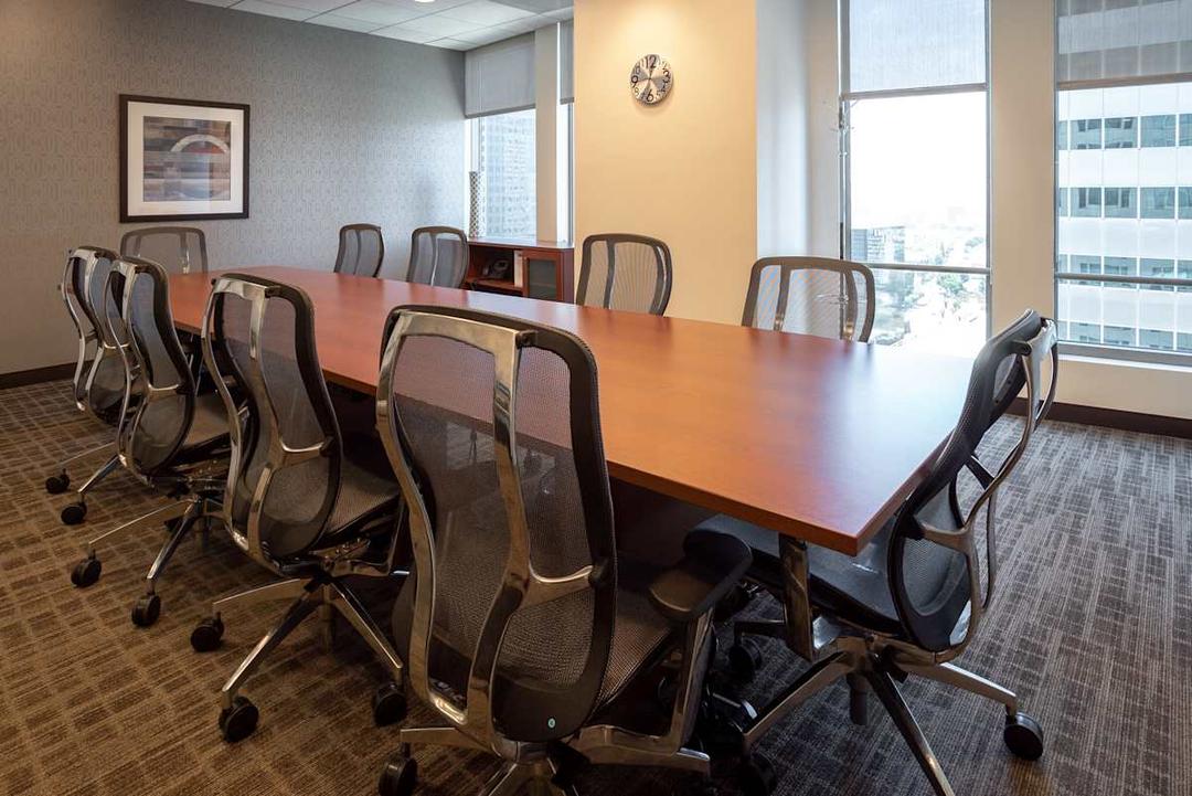 US Bank Tower - Photo 3 US Bank Tower office space - View 3 in Los Angeles - TwentyFourHourAccess, meeting_rooms, parking