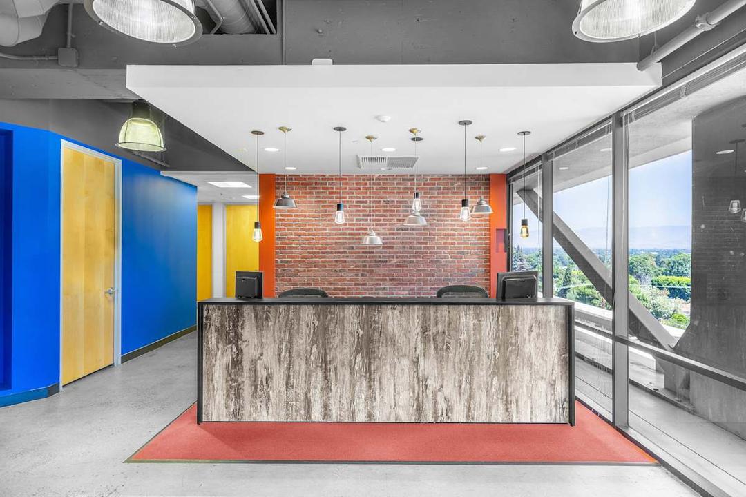 Valley Office Plaza office space - View 2 in Los Angeles - TwentyFourHourAccess, meeting_rooms, parking