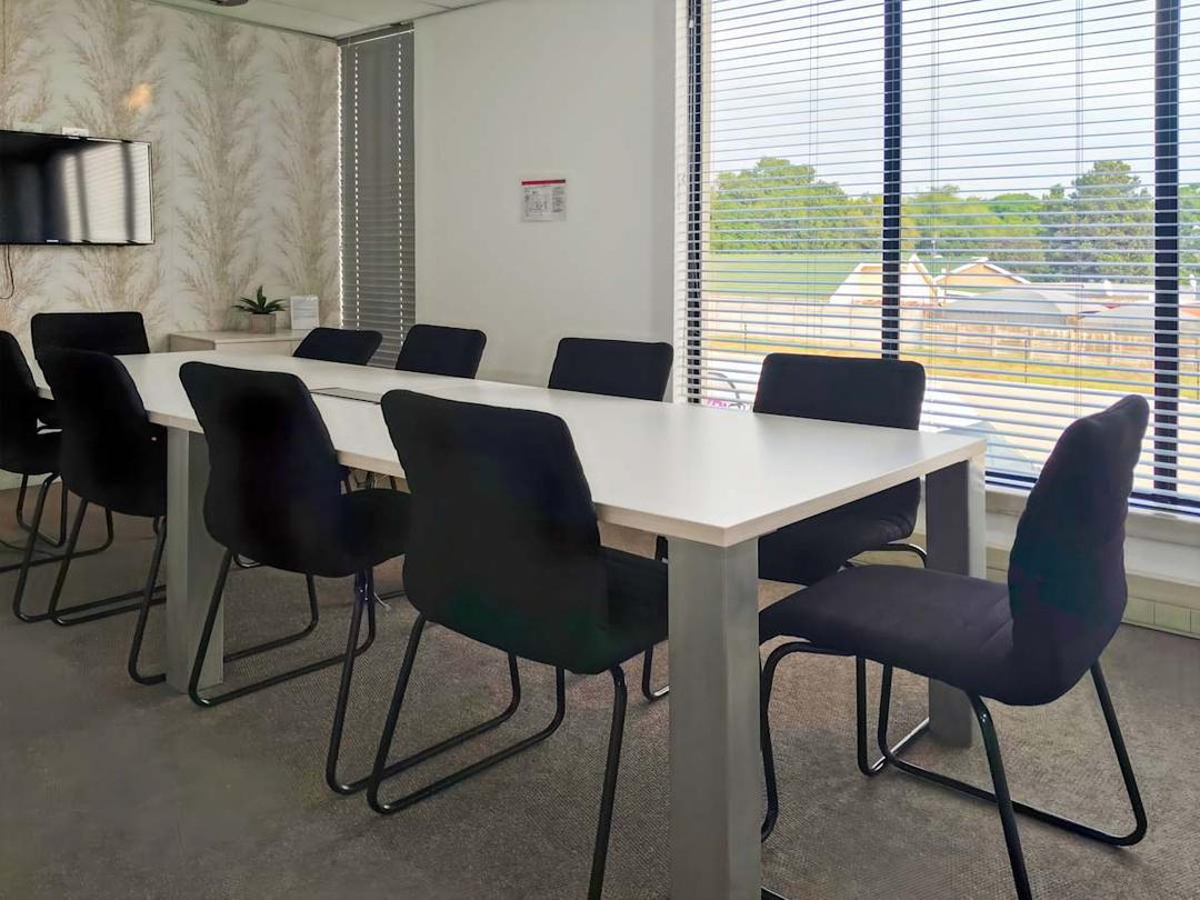 Rustenburg 214 Beyers Naude Drive - Photo 5 Rustenburg 214 Beyers Naude Drive office space - View 5 in Johannesburg - TwentyFourHourAccess, meeting_rooms, parking