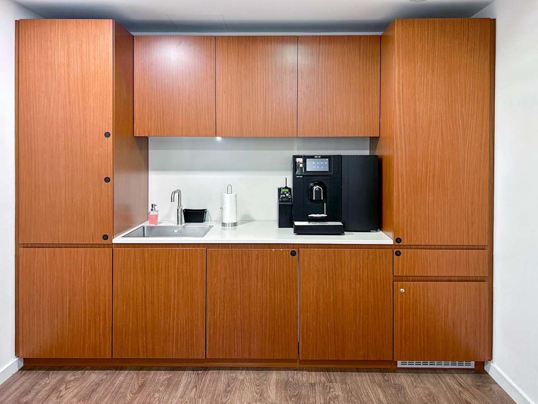 Kranhaus South - Photo 6 Kranhaus South office space - View 6 in Köln - TwentyFourHourAccess, meeting_rooms, parking