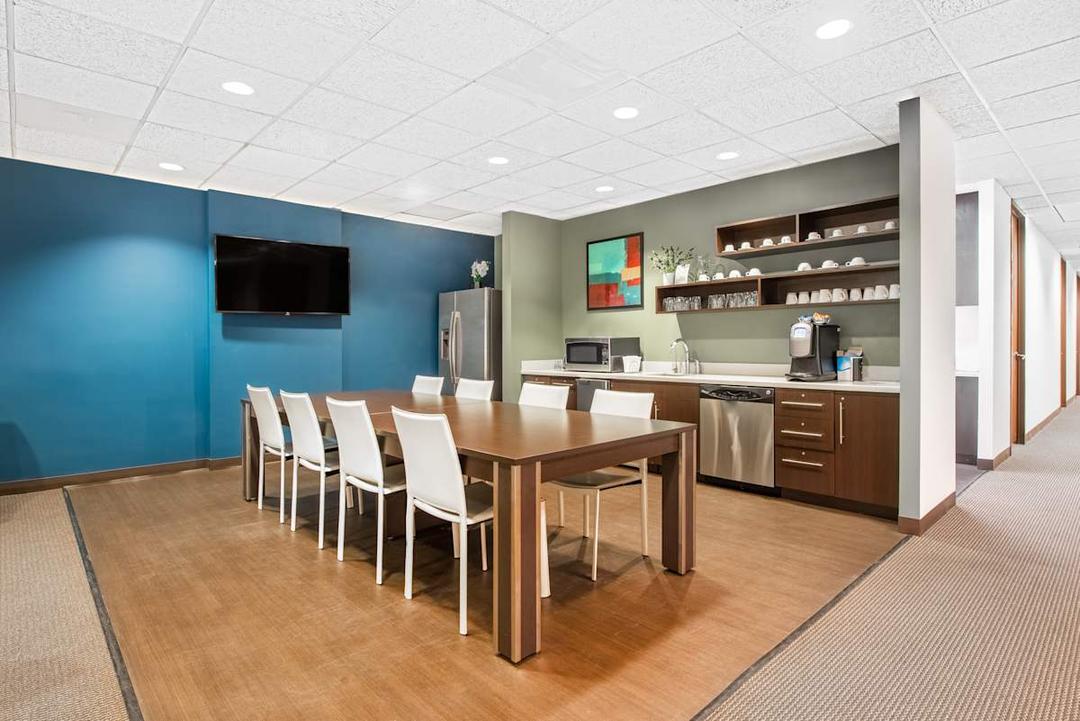 American Center East office space - View 5 in Vienna - TwentyFourHourAccess, meeting_rooms, parking