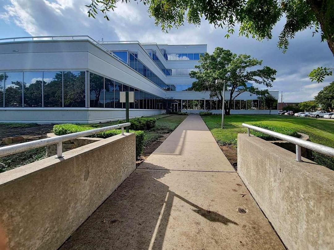 1301 S Bowen Rd Office Space 1301 S Bowen Rd - Office space in Arlington, Texas
