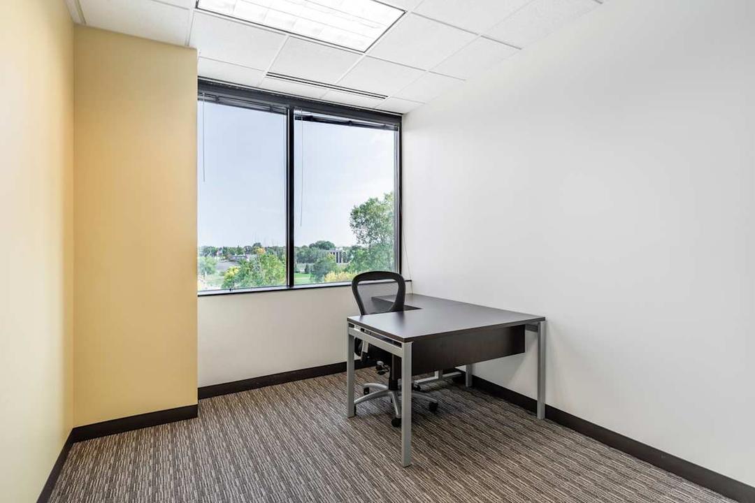 Grandview Square office space - View 4 in Edina - TwentyFourHourAccess, meeting_rooms, parking